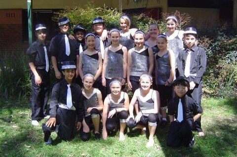 Dance_group