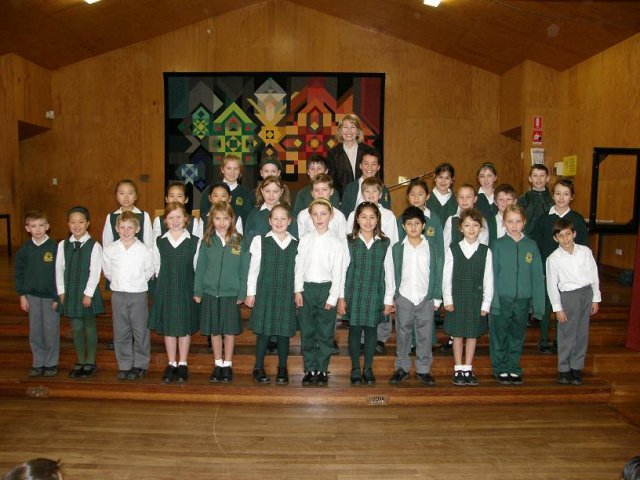 Maxine_and_junior_choir